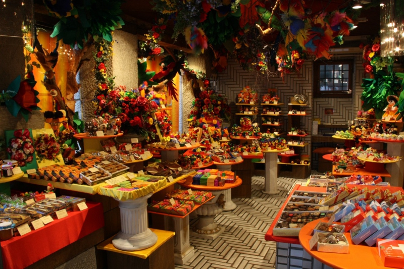 boutique-UTELLE-min_candy_store_chocolate_shop_chocolate_switzerland-393515